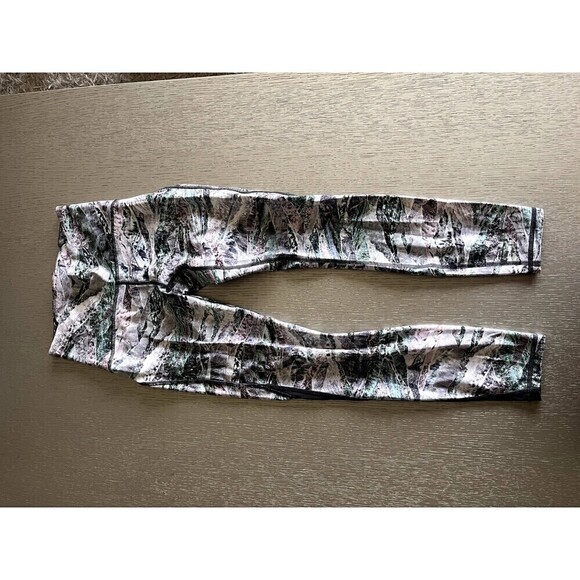 Lululemon Train Times Pant 25" Springscape Multi/Obsidian Style Size 4-Brand New - Picture 2 of 8